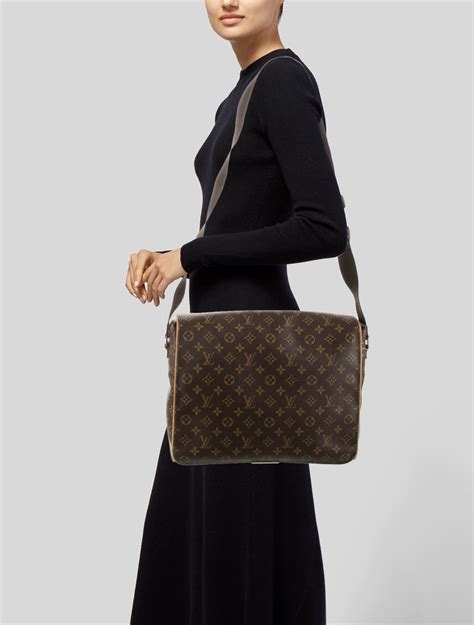 LOUIS VUITTON Monogram Abbesses Shoulder Bag 